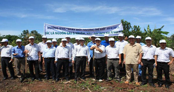 SDV trồng cây hưởng ứng Ngày Môi trường Thế giới 5/6