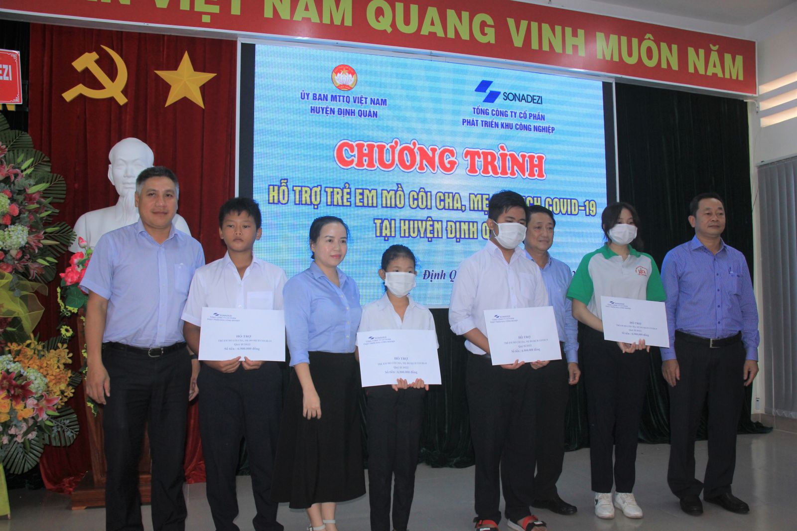 Sonadezi và các đơn vị thành viên trao tiền hỗ trợ cho trẻ em mồ côi do dịch Covid-19 trên địa bàn huyện Định Quán hình 3