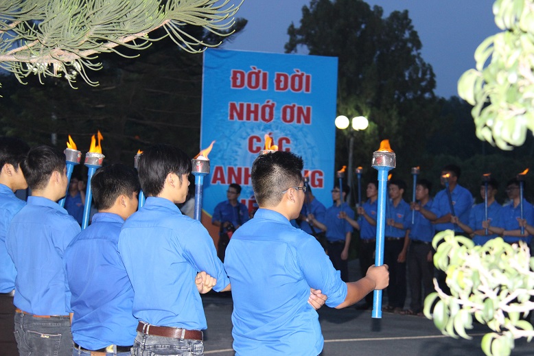 Đoàn thanh niên SDV tham gia Lễ thắp nến tri ân các anh hùng liệt sĩ hình 5